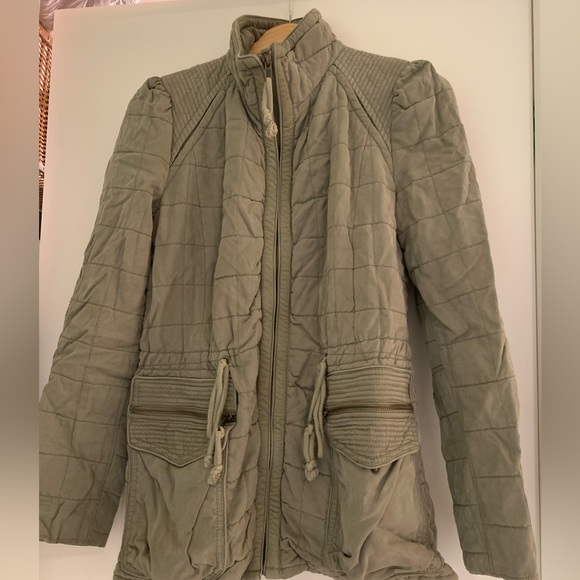 Aritzia vintage quilted jacket - Picture 1 of 3